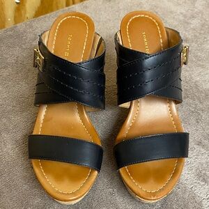 Tommy Hilfiger size 6-1/2 wedges